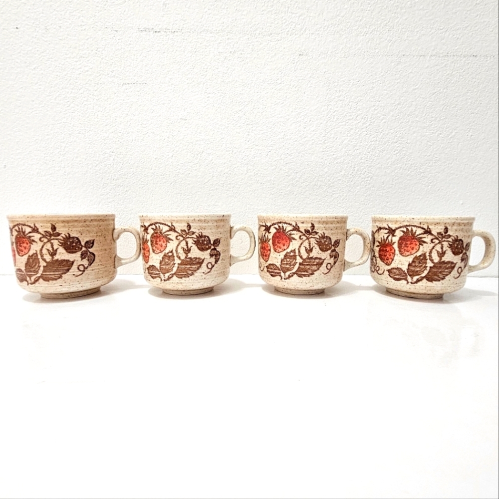 🇬🇧 Vintage Churchill Wild Strawberry Tea Cup  - Set of 4 - Picture 7 of 15